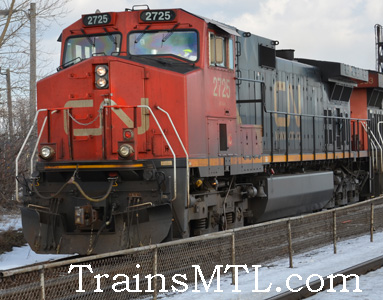 Locomotive CN2725 left side / coté gauche